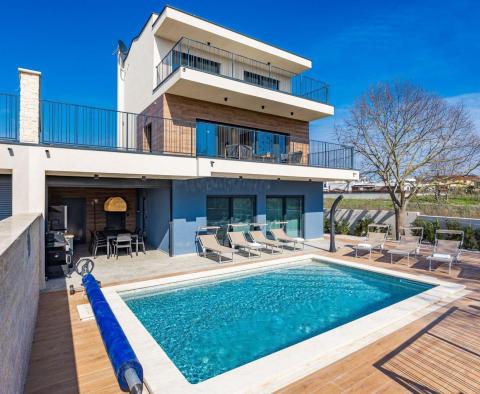 Contemporary semi-detached villa by the sea in Banjole, for sale - pic 9