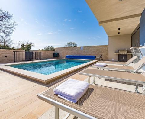 Contemporary semi-detached villa by the sea in Banjole, for sale - pic 31