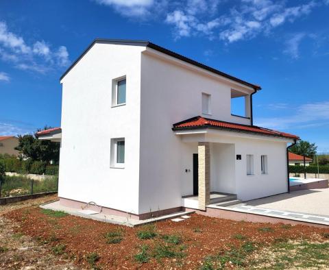 Вилла с бассейном в Буйе, новая, на продажу - фото 3