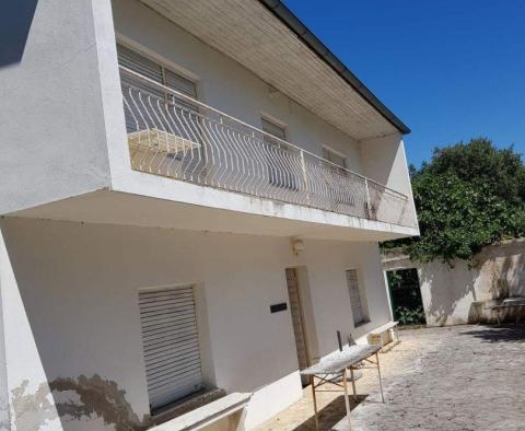Ein schönes Einfamilienhaus in toller Lage in Bribir, zu verkaufen - foto 2