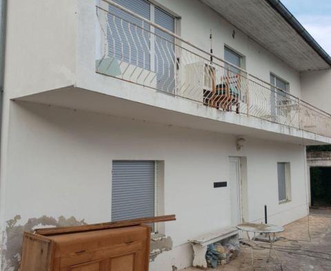 Ein schönes Einfamilienhaus in toller Lage in Bribir, zu verkaufen - foto 3