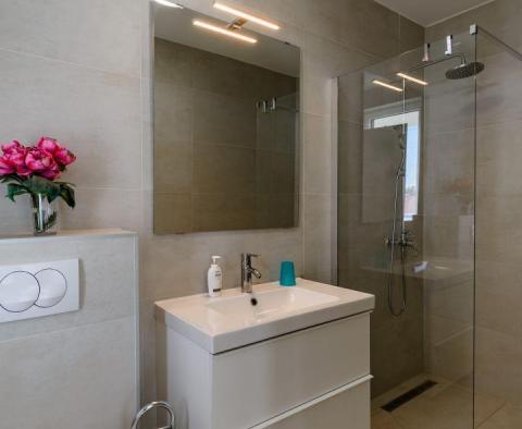 Luksusowa willa w zabudowie szeregowej w Privlace, z jacuzzi na dachu, na sprzedaż - pic 35