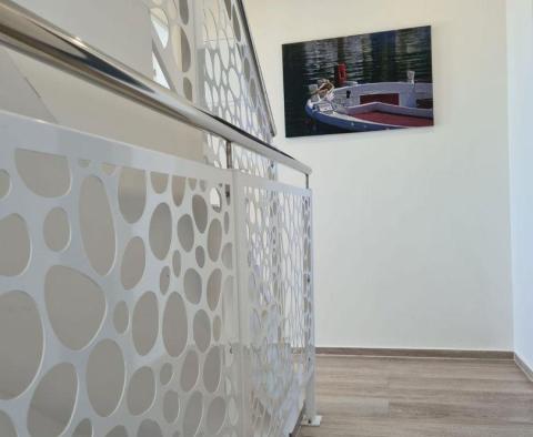Luksusowa willa w zabudowie szeregowej w Privlace, z jacuzzi na dachu, na sprzedaż - pic 62