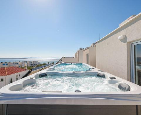 Villa jumelée de luxe à Privlaka, à 100 m de la mer, à vendre - pic 6