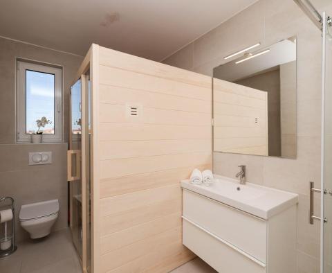 Villa jumelée de luxe à Privlaka, à 100 m de la mer, à vendre - pic 24