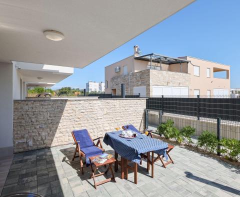 Villa jumelée de luxe à Privlaka, à 100 m de la mer, à vendre - pic 57