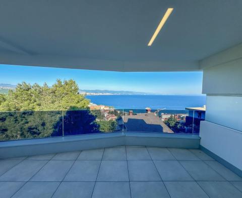 Superbe appartement dans un nouveau complexe à Opatija avec vue sur la mer, piscine partagée, garage, à vendre - pic 4