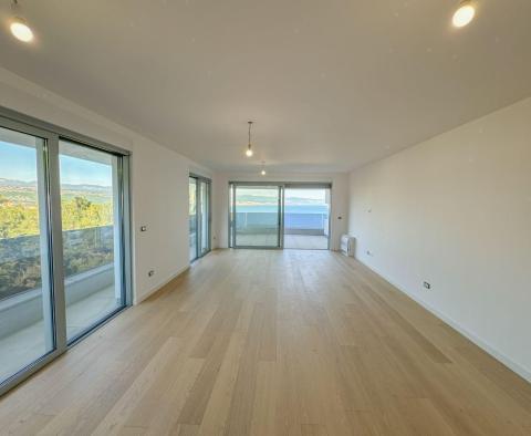 Superbe appartement dans un nouveau complexe à Opatija avec vue sur la mer, piscine partagée, garage, à vendre - pic 5