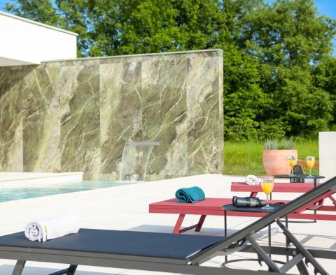 Kedvezményes! Modern tervezői villa Grožnjánban, eladó - pic 22