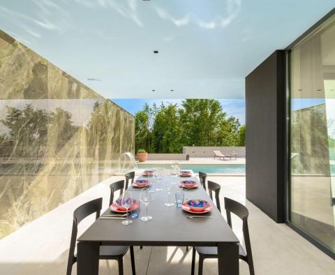 Kedvezményes! Modern tervezői villa Grožnjánban, eladó - pic 25