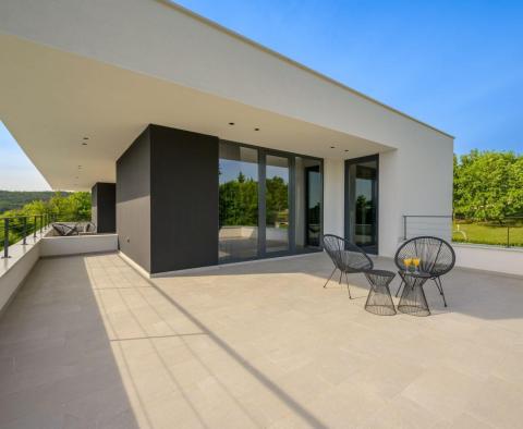 Kedvezményes! Modern tervezői villa Grožnjánban, eladó - pic 39