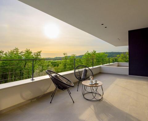 Kedvezményes! Modern tervezői villa Grožnjánban, eladó - pic 76