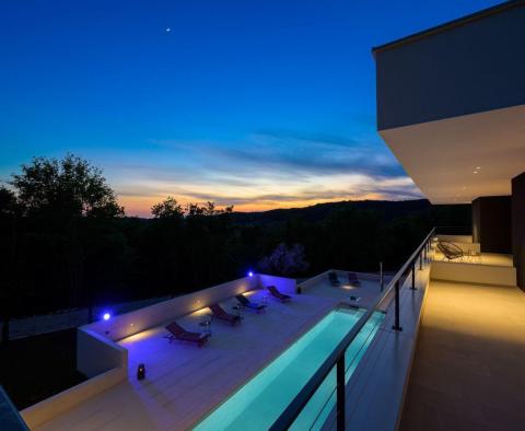 Kedvezményes! Modern tervezői villa Grožnjánban, eladó - pic 94
