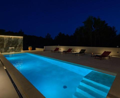 Kedvezményes! Modern tervezői villa Grožnjánban, eladó - pic 111