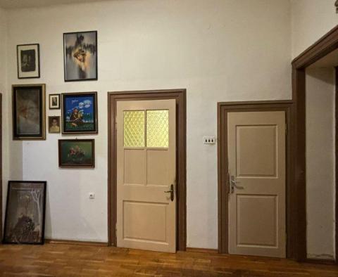 Rakousko-uherský byt ve skvělé lokalitě Veruda v Pule na prodej - pic 24