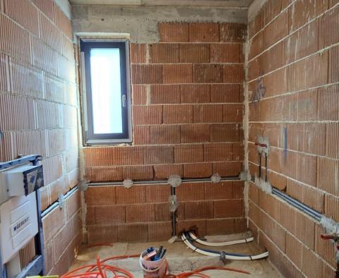 Villa de nouvelle construction à Barban avec piscine et intimité maximale, avec deux parties égales, à vendre - pic 12