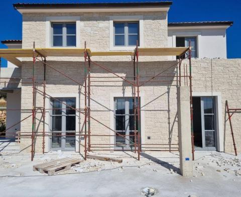Newly built villa with infinity pool, private underground parking and fantastic sea view in Porec, for sale - pic 2