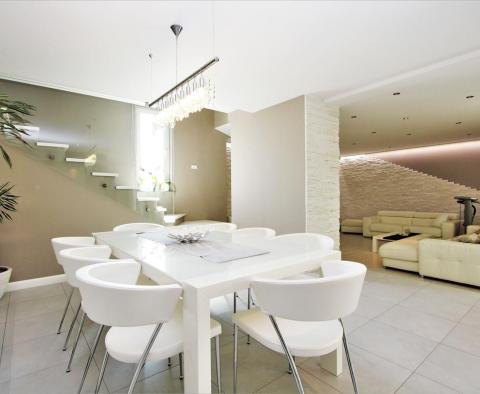 Modern villa near the sea and the city of Porec, for sale - pic 12