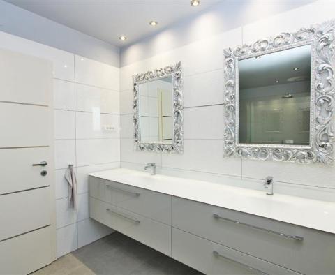 Modern villa near the sea and the city of Porec, for sale - pic 17