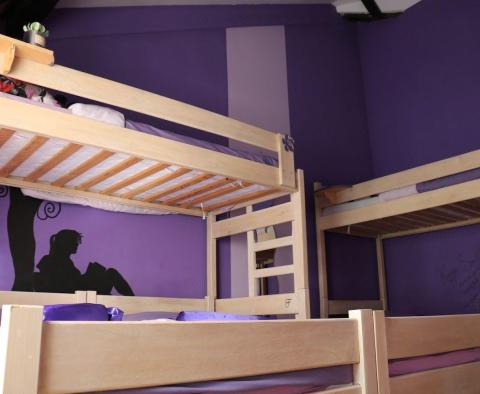 Auberge de jeunesse idéalement située avec une entreprise bien établie à Zagreb - pic 36