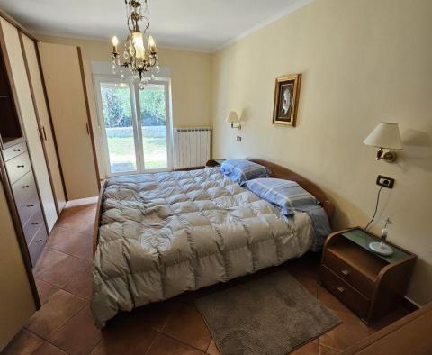 Продается квартира в Опатии с 3 спальнями, видом на море и бассейном - фото 40