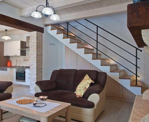 Napos villa Barbanban, medencével, eladó - pic 5