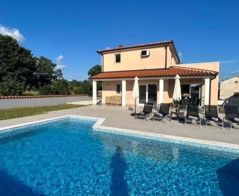 4**** villa with maximum privacy in a TOP location near Fažana and Pula, for sale - pic 4