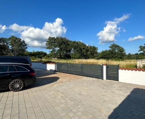 4**** villa with maximum privacy in a TOP location near Fažana and Pula, for sale - pic 17