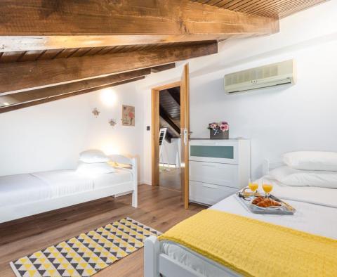 Neue Villa im mediterranen Stil in Bregi, Opatija mit zwei Wohneinheiten, Swimmingpool, Gästehaus, Taverne und Kinderspielplatz, zu verkaufen - foto 16