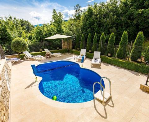Neue Villa im mediterranen Stil in Bregi, Opatija mit zwei Wohneinheiten, Swimmingpool, Gästehaus, Taverne und Kinderspielplatz, zu verkaufen - foto 36