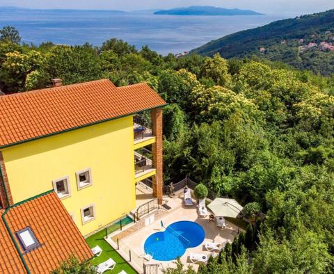 Neue Villa im mediterranen Stil in Bregi, Opatija mit zwei Wohneinheiten, Swimmingpool, Gästehaus, Taverne und Kinderspielplatz, zu verkaufen - foto 69