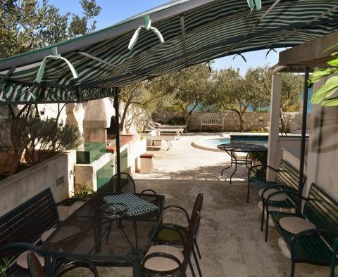 En exclusivité chez nous ! Superbe villa en 1ère ligne à Seget Donji, Trogir, à vendre ! - pic 38