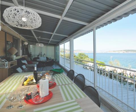 En exclusivité chez nous ! Superbe villa en 1ère ligne à Seget Donji, Trogir, à vendre ! - pic 8