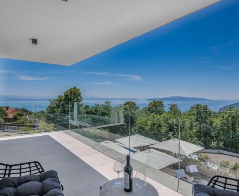 Moderní vila s panoramatickým výhledem na moře v Opatiji, na prodej - pic 2