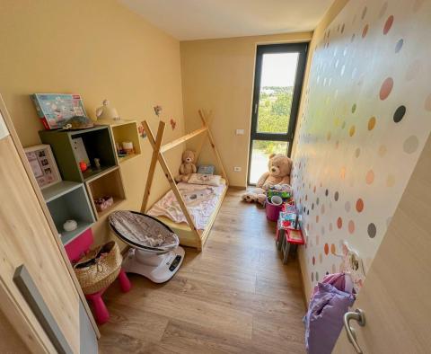 Modern furnished apartment near the sea in a quiet location in Novigrad, for sale - pic 16