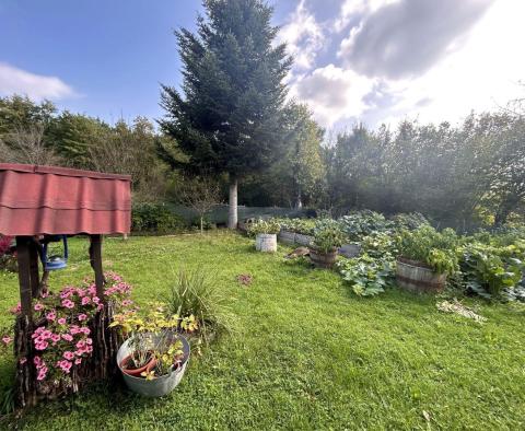 Steinhaus mit großem Garten in Sinac, Otocac - foto 11