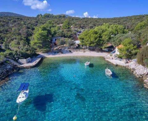 Skutečně unikátní nová moderní vila v 1. linii k moři na ostrově Hvar, na prodej - pic 11