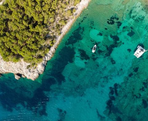 Skutečně unikátní nová moderní vila v 1. linii k moři na ostrově Hvar, na prodej - pic 12