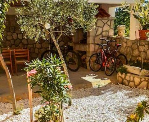 House with three apartments in a quiet part of the island Mali Losinj, 500m from the sea, for sale - pic 8