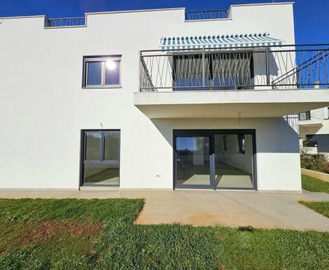 Apartment with 3 bedroom on the first floor with a roof terrace in Porec, for sale - pic 14