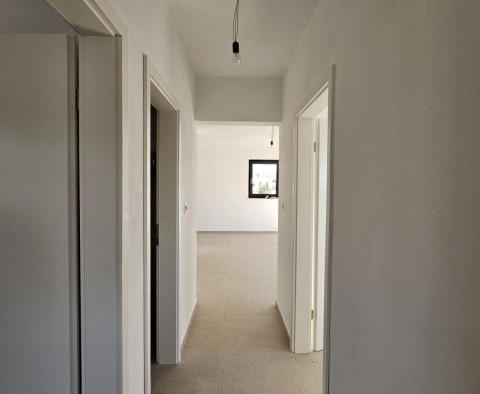 Apartment with 3 bedroom on the first floor with a roof terrace in Porec, for sale - pic 33