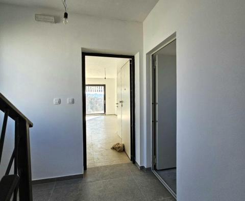 Apartment with 3 bedroom on the first floor with a roof terrace in Porec, for sale - pic 36