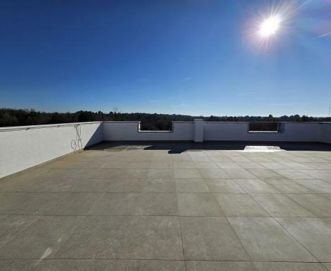 Apartment with 3 bedroom on the first floor with a roof terrace in Porec, for sale - pic 40
