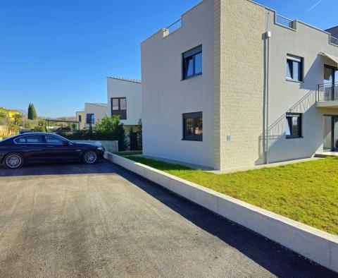 Apartment with 3 bedroom on the first floor with a roof terrace in Porec, for sale - pic 46