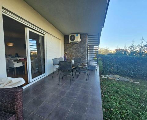 Appartement avec 3 chambres au rez-de-chaussée à Peroj, à vendre - pic 14