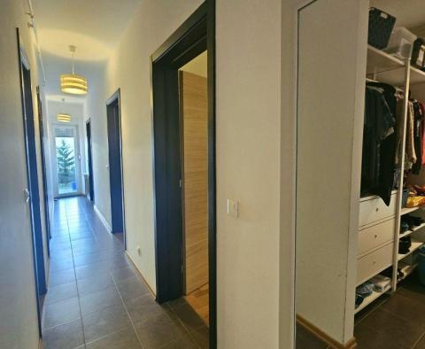 Appartement avec 3 chambres au rez-de-chaussée à Peroj, à vendre - pic 19