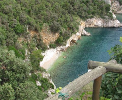 Продажа виллы Орлиное гнездо на скале над морем в Ике над пляжем - фото 7