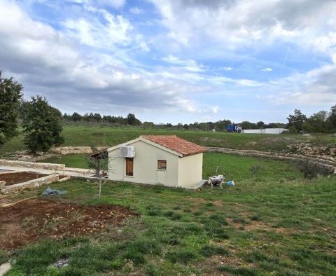 A charming newly built villa with a swimming pool on a plot of 1 ha in Svetvincenat, for sale - pic 51