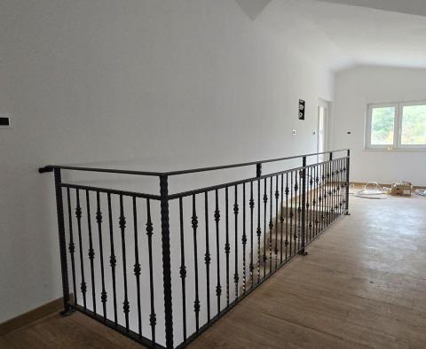Nově postavená vila na samotě v Svetvincenat - pic 15