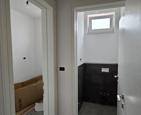 Nově postavená vila na samotě v Svetvincenat - pic 24